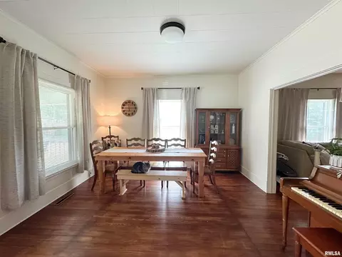 817 W Hendrickson St, Marion, IL 62959 photo 3