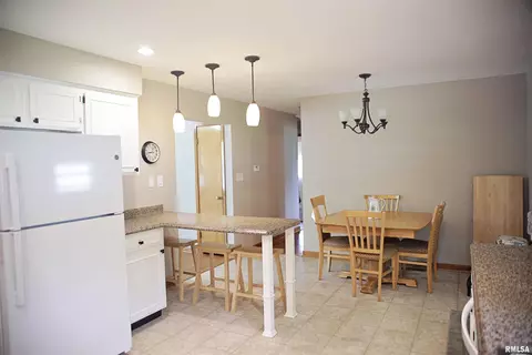 203 Skyline Dr, Marion, IL 62959 photo 5