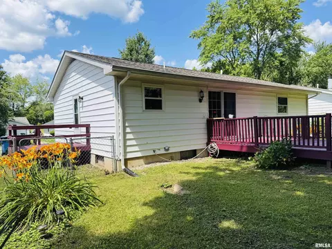 109 Young Ave, Anna, IL 62906 photo 4