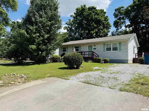 109 Young Ave, Anna, IL 62906