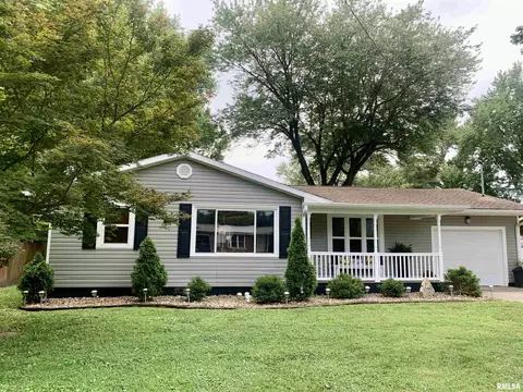 1203 W Goodall St, Marion, IL 62959