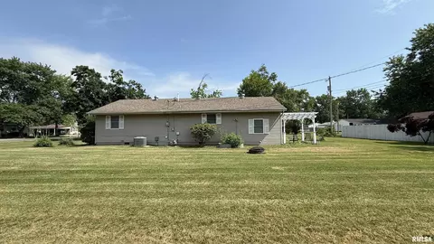 1409 Rig, Salem, IL 62881 photo 11