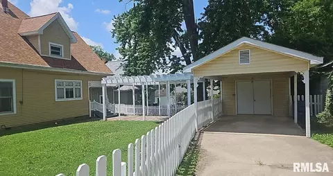 202 E 8th St, Mount Carmel, IL 62863 photo 2