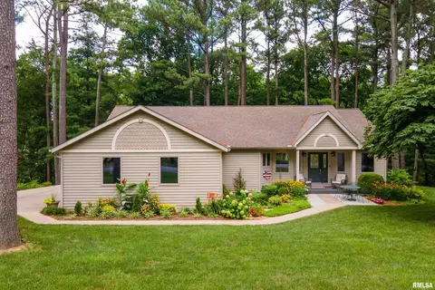 103 Woodland Trl, Anna, IL 62906