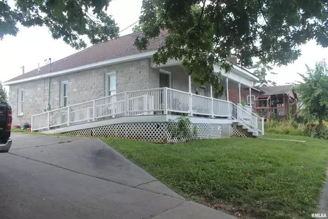 205 W Cherry St, Carbondale, IL 62901