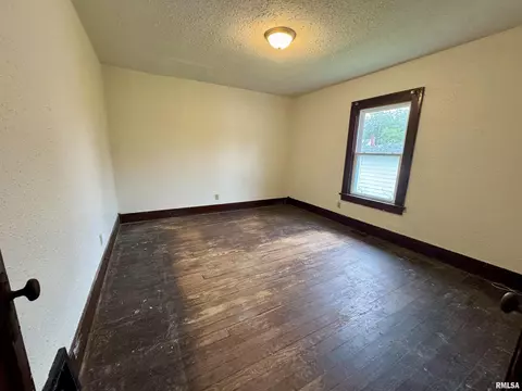 1100 E 2nd St, Centralia, IL 62801 photo 7