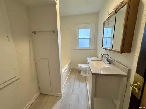 1100 E 2nd St, Centralia, IL 62801 photo 9