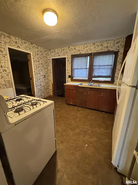 605 Gragg St, Centralia, IL 62801 photo 4