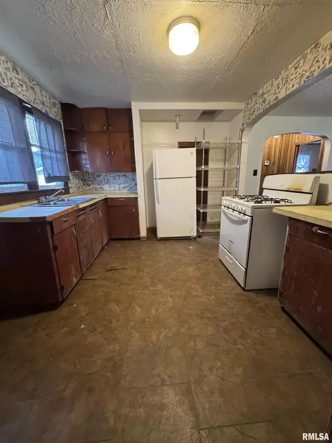 605 Gragg St, Centralia, IL 62801 photo 3