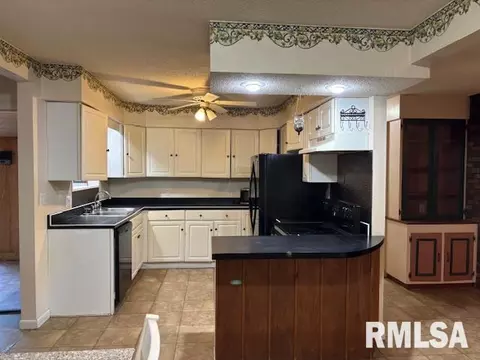 416 Park Ln, Herrin, IL 62948 photo 8