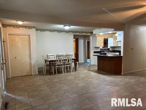 416 Park Ln, Herrin, IL 62948 photo 4