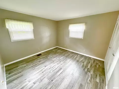 6 Charles Dr, Centralia, IL 62801 photo 10