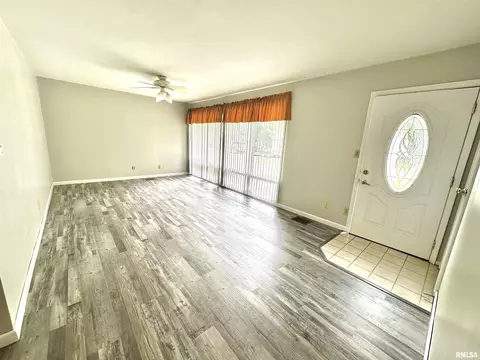 6 Charles Dr, Centralia, IL 62801 photo 5