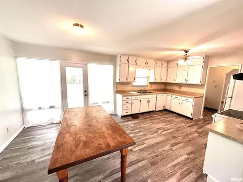 6 Charles Dr, Centralia, IL 62801 photo 4