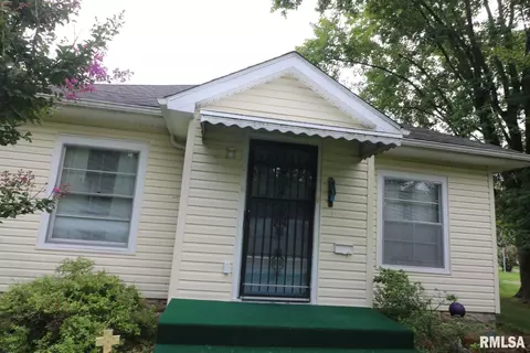 106 Chutt St, Carterville, IL 62918