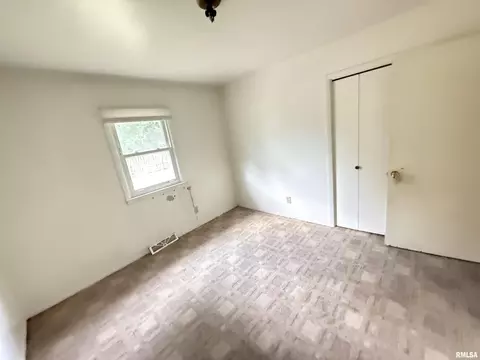 724 Maple St, Murphysboro, IL 62966 photo 10