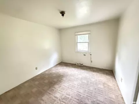 724 Maple St, Murphysboro, IL 62966 photo 9