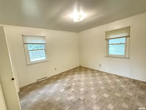 724 Maple St, Murphysboro, IL 62966 photo 13