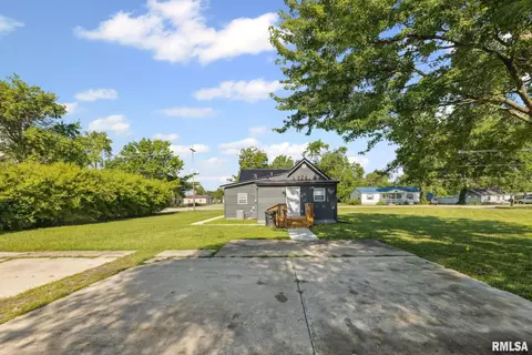 124 S Mine St, Sandoval, IL 62882 photo 5