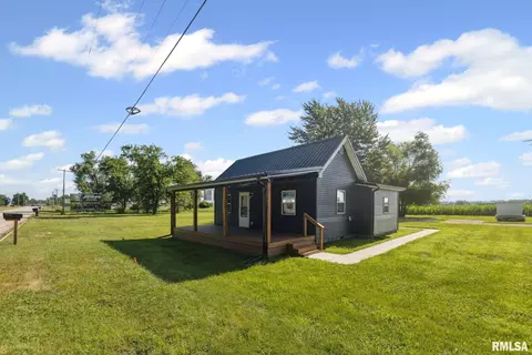 124 S Mine St, Sandoval, IL 62882 photo 2