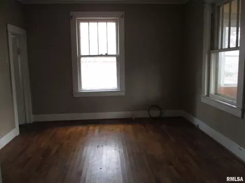1001 E Webster St, Benton, IL 62812 photo 12