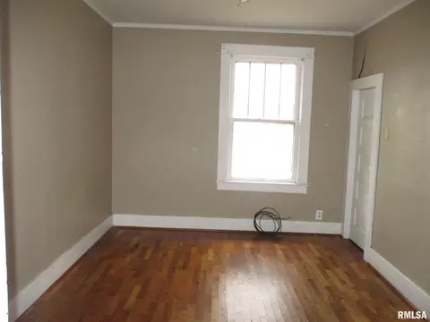 1001 E Webster St, Benton, IL 62812 photo 10