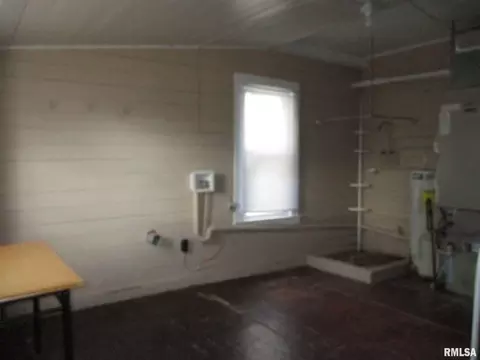 1001 E Webster St, Benton, IL 62812 photo 19