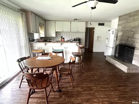 18 Arline Dr, Centralia, IL 62801 photo 7
