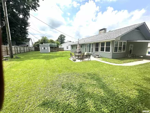 18 Arline Dr, Centralia, IL 62801 photo 2