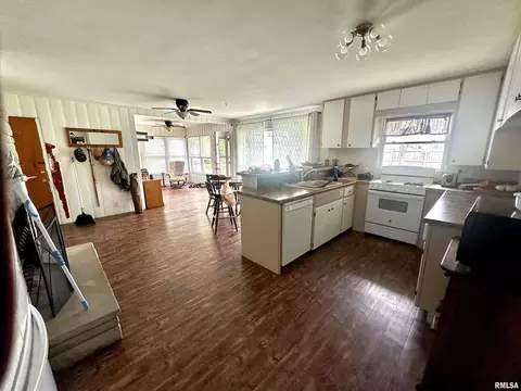 18 Arline Dr, Centralia, IL 62801 photo 6
