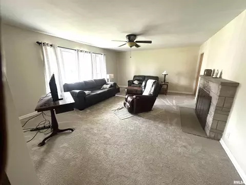 18 Arline Dr, Centralia, IL 62801 photo 5