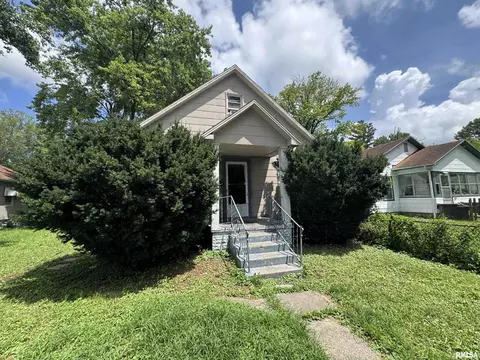 1317 S Cherry St, Centralia, IL 62801 photo 2