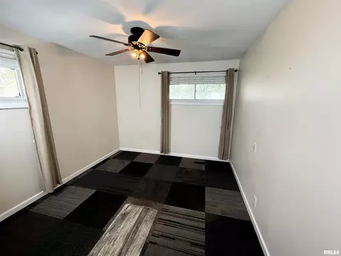 833 W 4th St, Flora, IL 62839 photo 32