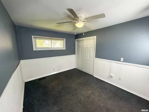 833 W 4th St, Flora, IL 62839 photo 28