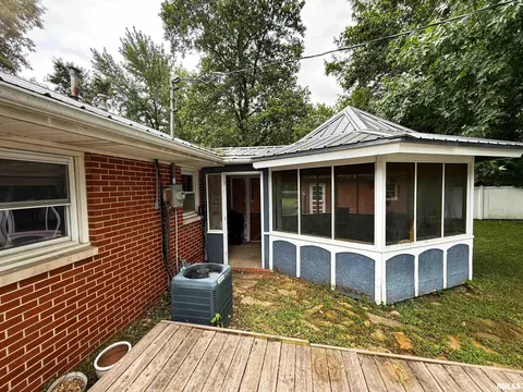 833 W 4th St, Flora, IL 62839 photo 43
