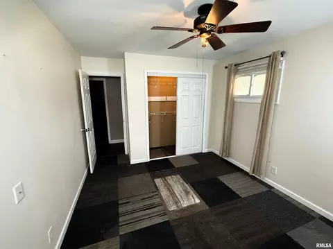 833 W 4th St, Flora, IL 62839 photo 30