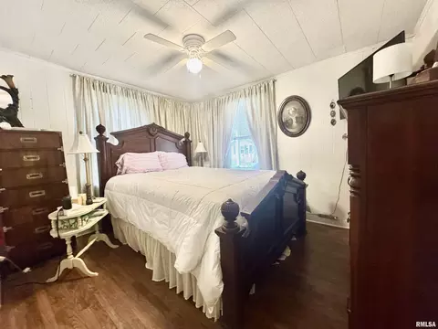 208 Charles St, Benton, IL 62812 photo 16