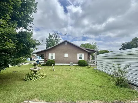 208 Charles St, Benton, IL 62812 photo 22