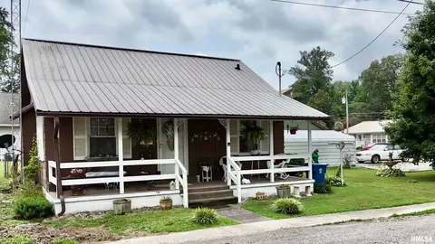 208 Charles St, Benton, IL 62812 photo 25