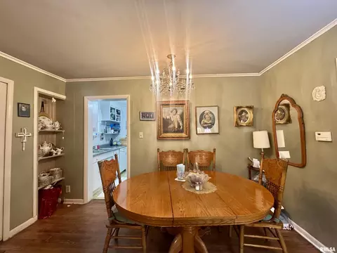 208 Charles St, Benton, IL 62812 photo 9