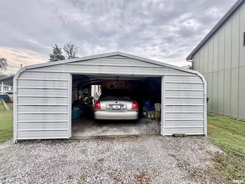 208 Charles St, Benton, IL 62812 photo 21