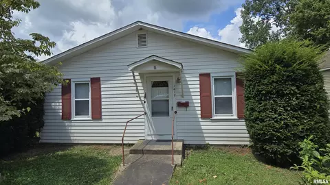 1419 S Granger St, Harrisburg, IL 62946