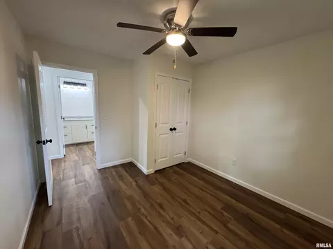 408 W 5th St, Flora, IL 62839 photo 13