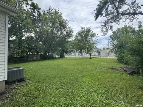 408 W 5th St, Flora, IL 62839 photo 33