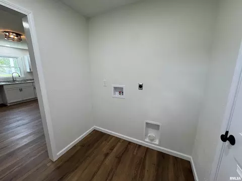 408 W 5th St, Flora, IL 62839 photo 27