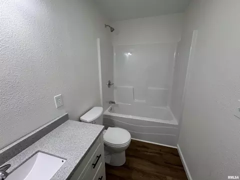 408 W 5th St, Flora, IL 62839 photo 23
