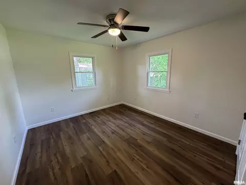 408 W 5th St, Flora, IL 62839 photo 18