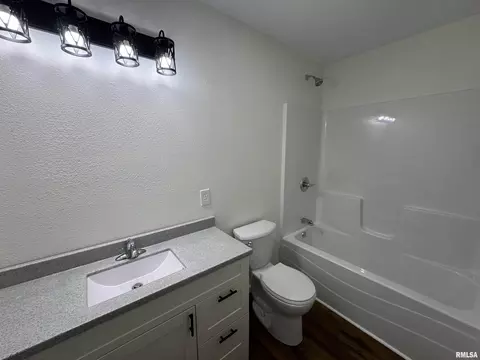 408 W 5th St, Flora, IL 62839 photo 22