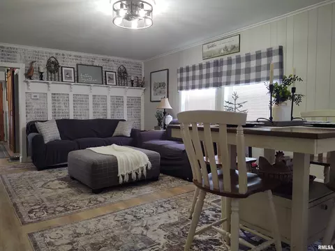 601 S State St, Christopher, IL 62822 photo 12