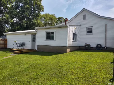 601 S State St, Christopher, IL 62822 photo 26